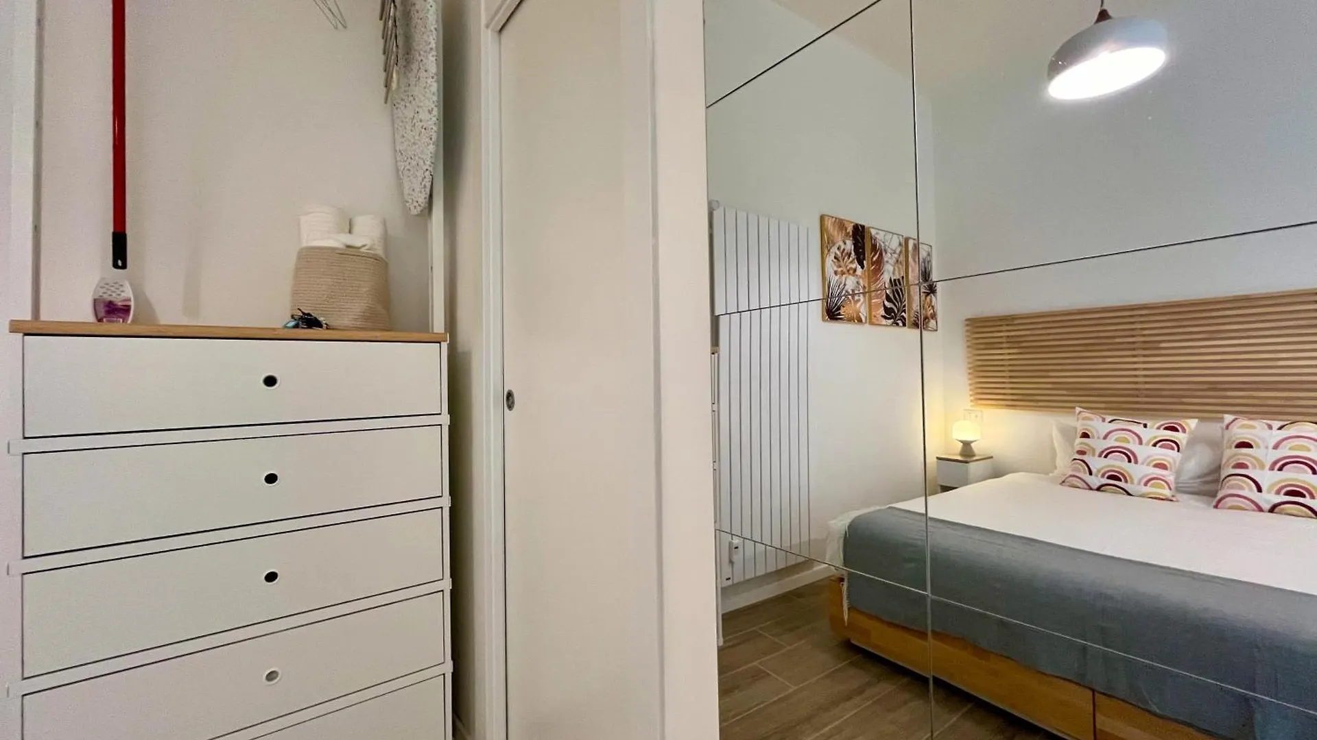 Mh Studios Milan 0*,